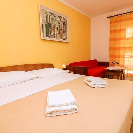 Double Rooms Tomica 2 With Balcony Baška Exterior foto