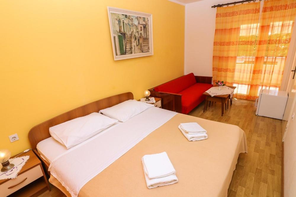 Double Rooms Tomica 2 With Balcony Baška Exterior foto