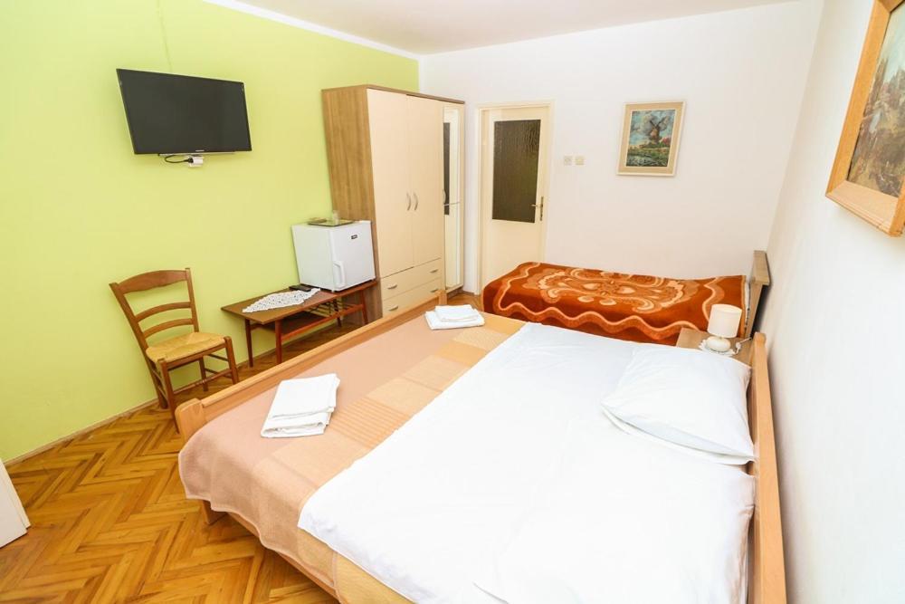 Double Rooms Tomica 2 With Balcony Baška Exterior foto